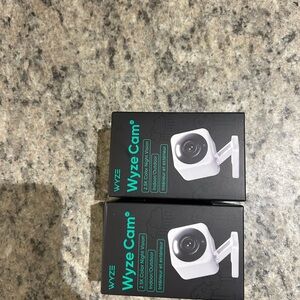 Wyze Cam v4 1080p HD Indoor Camera - Black and White